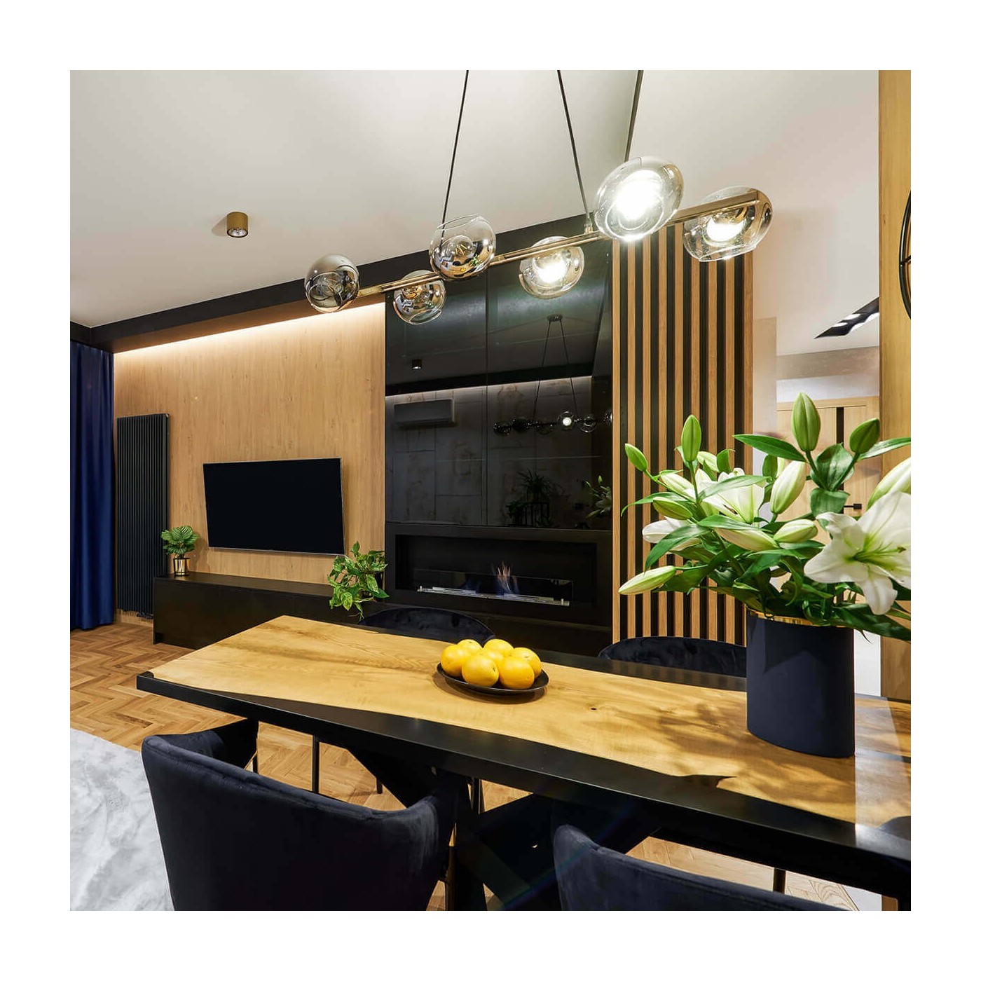 Černá nástěnná lamela na dubovém panelu [30x275] - oficiální obchod lameo® shop